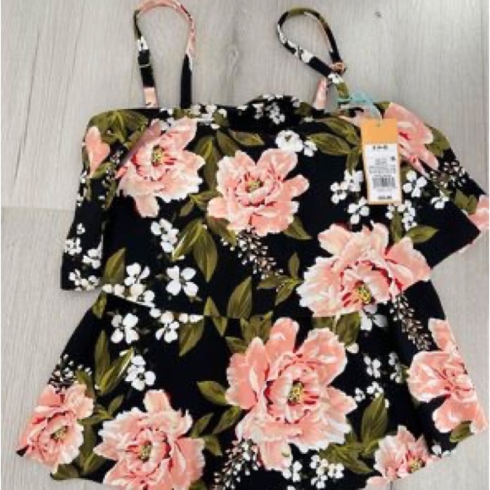 New floral swim top